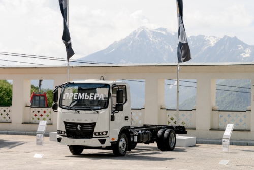 Легкий грузовик «Компас 5» стал доступен для заказа за 4,6 млн рублей