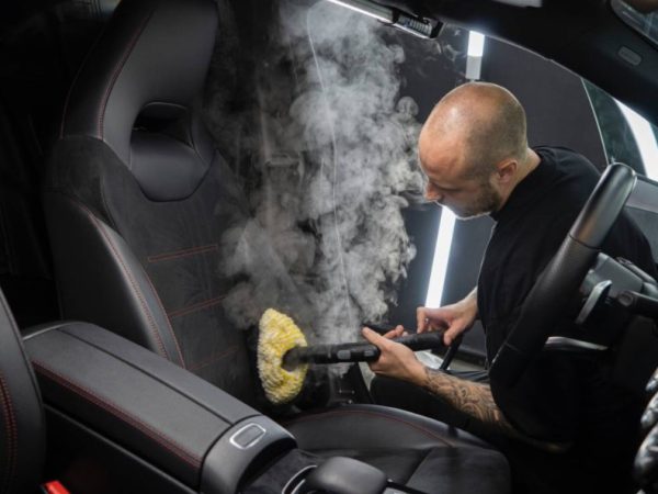 Химчистка салона: Уход за автомобилем, который продлевает его срок службы