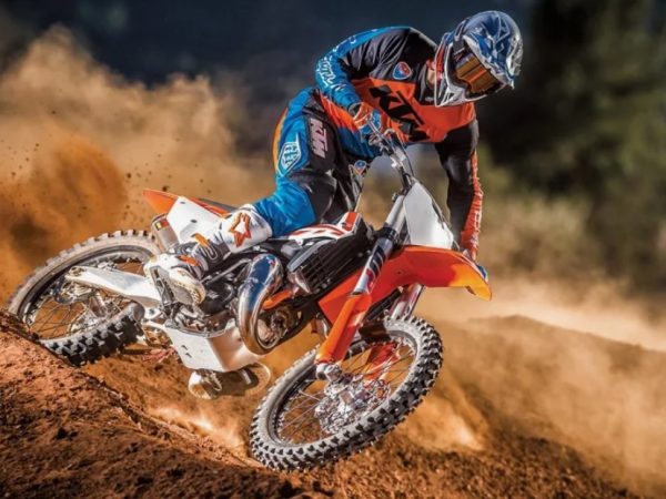 Чем отличаются современные кроссовые мотоциклы от эндуро и питбайков