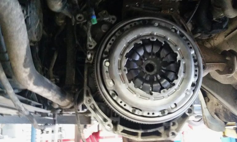 Типичные ошибки при замене сцепления на Renault Megan и как их избежать